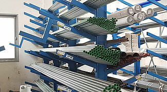 Estante cantilever dupla face